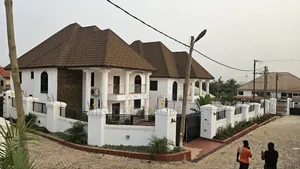 5bdrm Mansion in Santasi Kotwi, Kumasi Metropolitan for sale