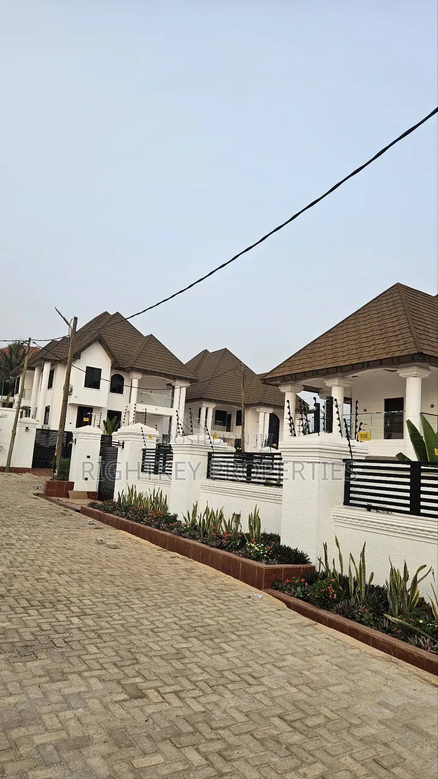 5bdrm Mansion in Santasi Kotwi, Kumasi Metropolitan for sale