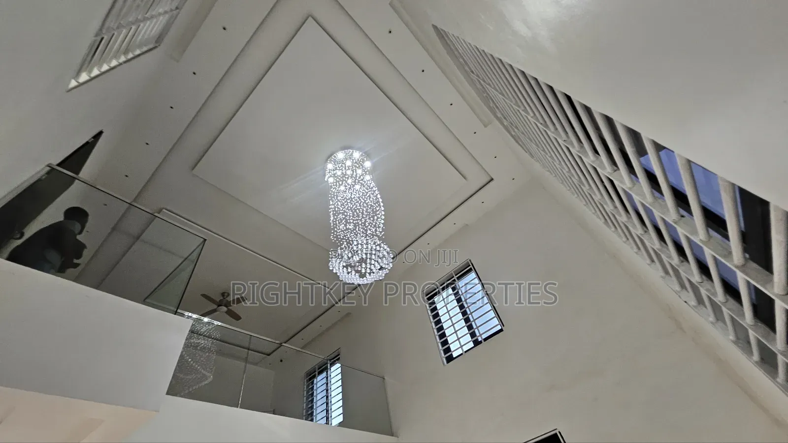 5bdrm Mansion in Santasi Kotwi, Kumasi Metropolitan for sale
