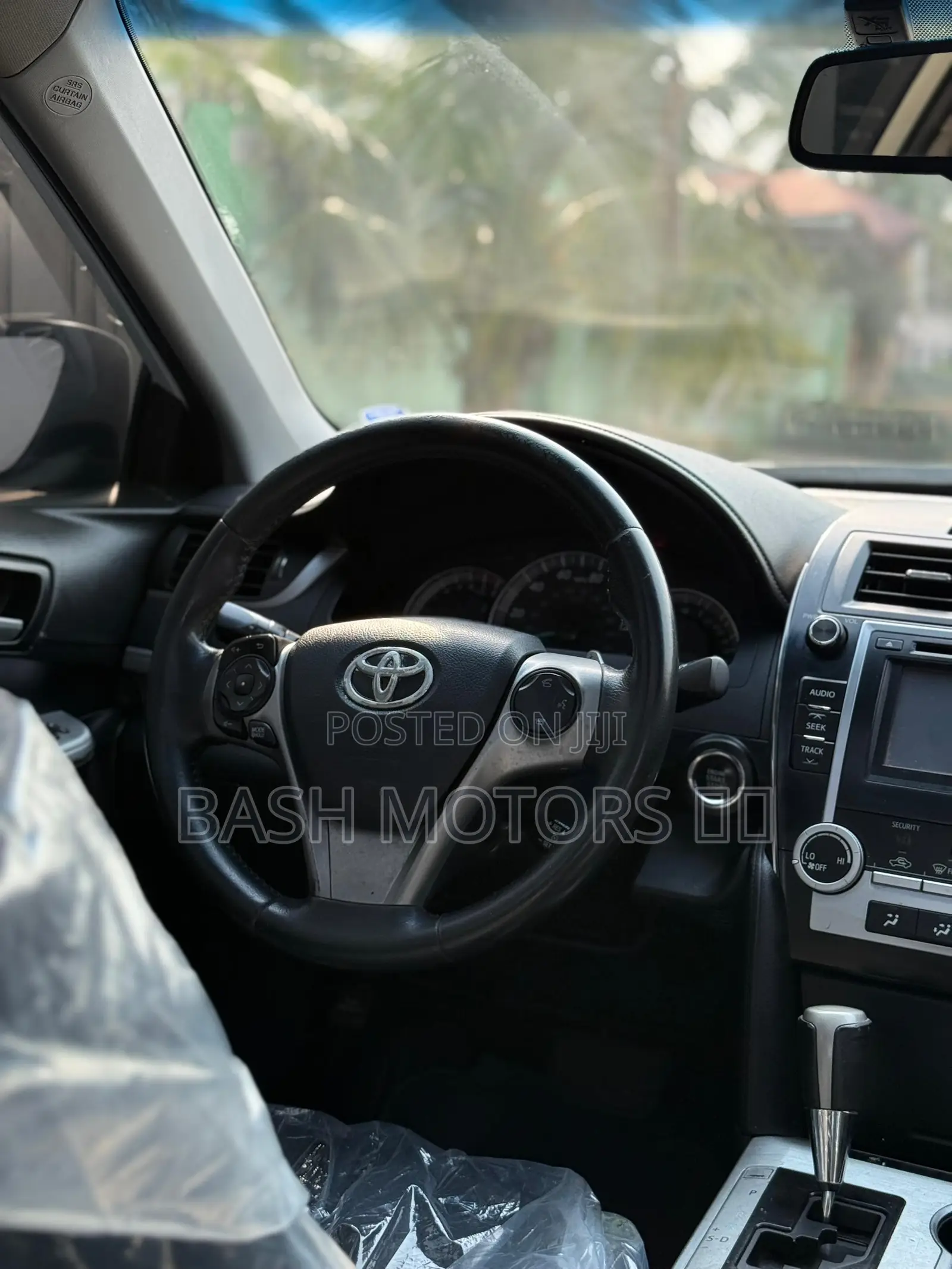 Toyota Camry SE 4dr Sedan (2.5L 4cyl 6A) 2014 White