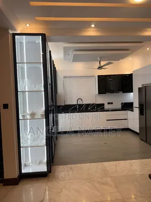 Furnished 4bdrm House in Sakumono Estates for sale