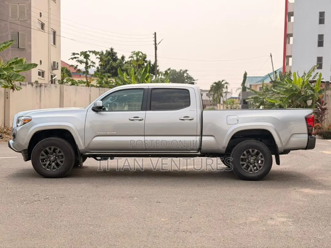 Toyota Tacoma 2023 Gray
