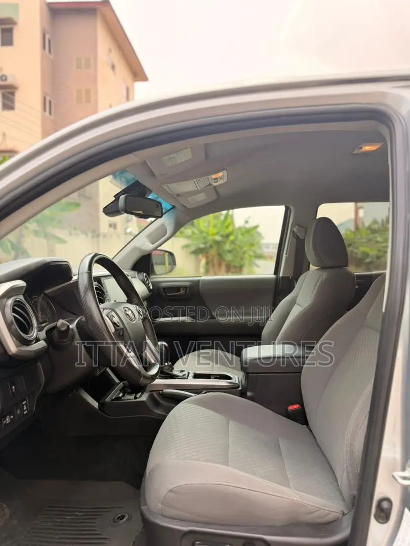 Toyota Tacoma 2023 Gray