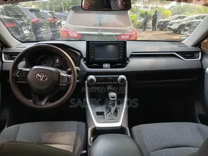 Toyota RAV4 XLE AWD 2019 Green