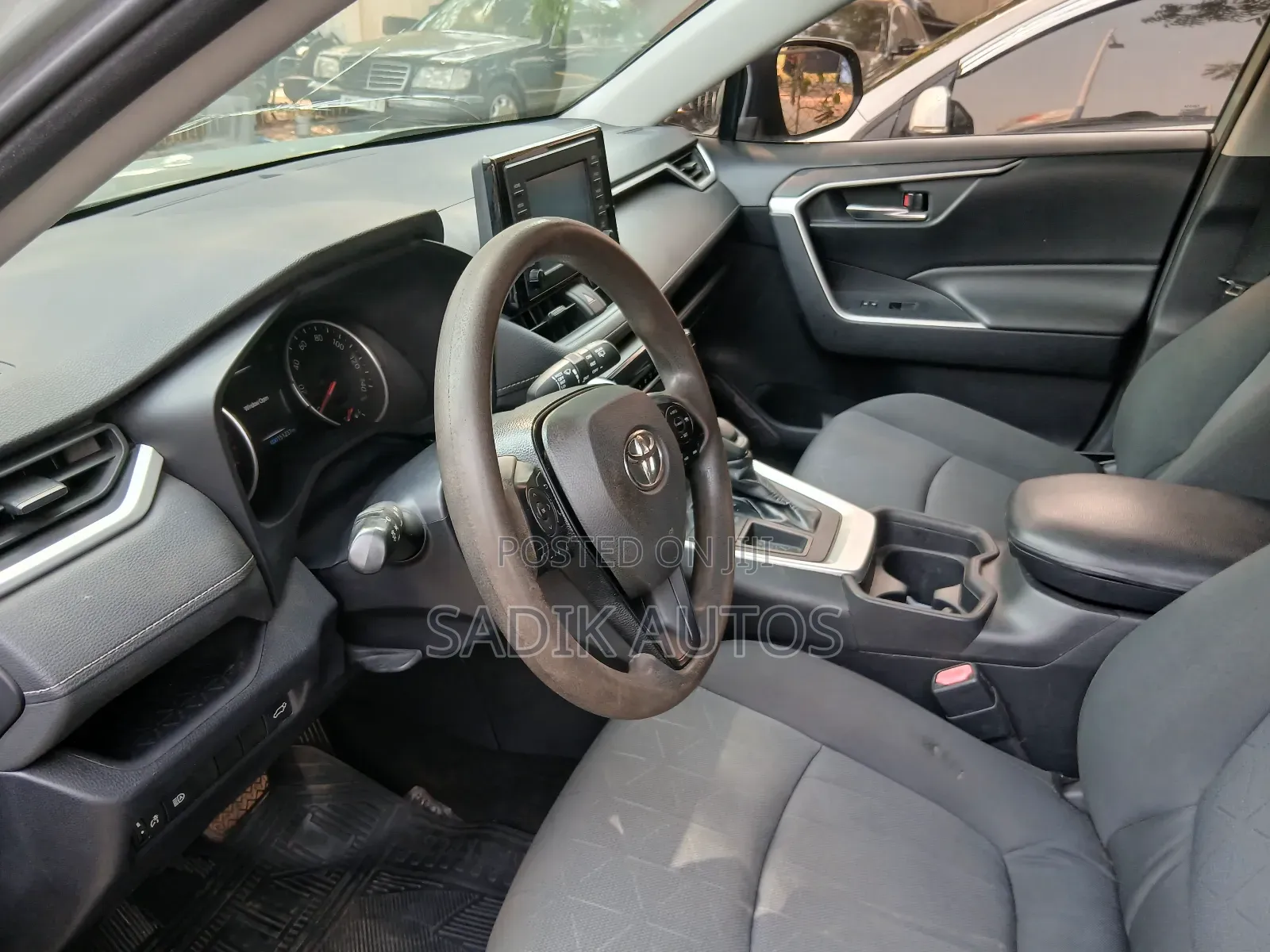 Toyota RAV4 XLE AWD 2019 Green