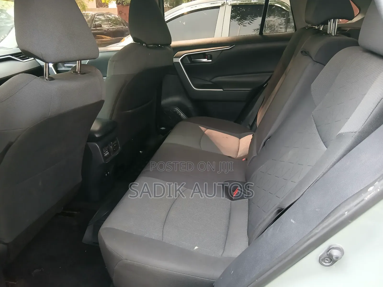 Toyota RAV4 XLE AWD 2019 Green