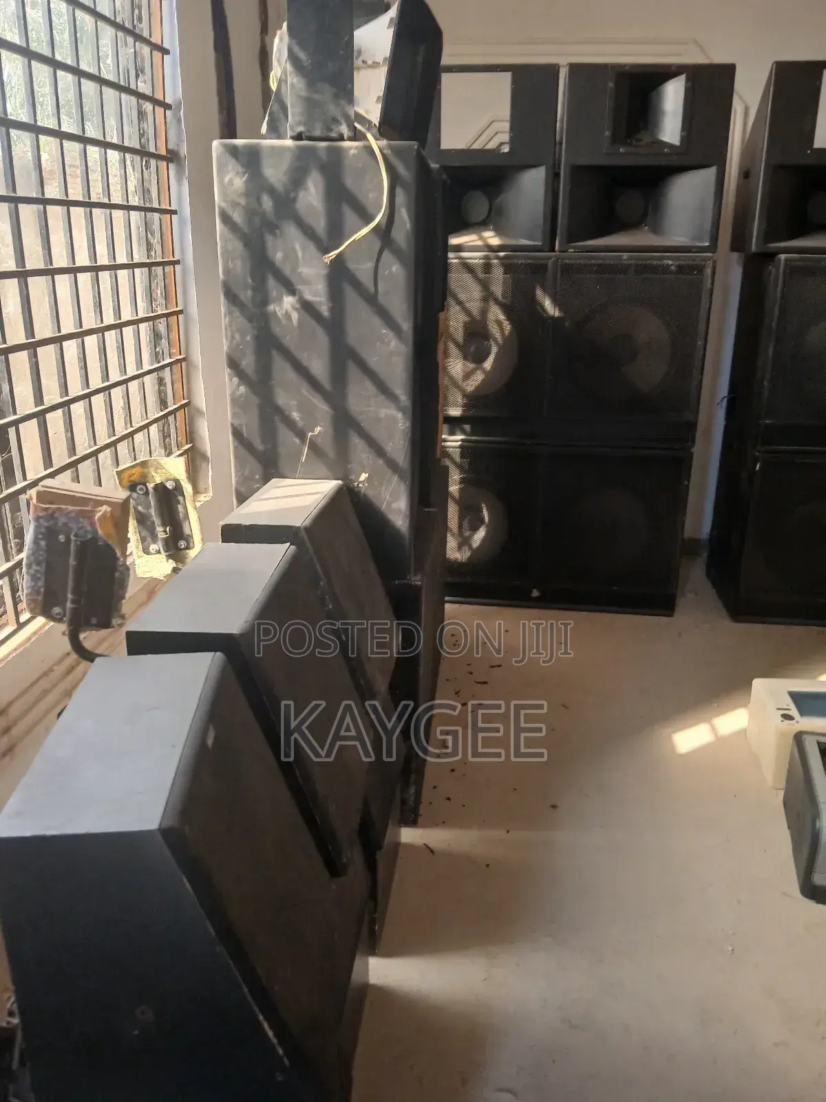Speakers, Mid, and Tweeters Set (2 Speakers, 1 Mid, and 2 Tweeters)