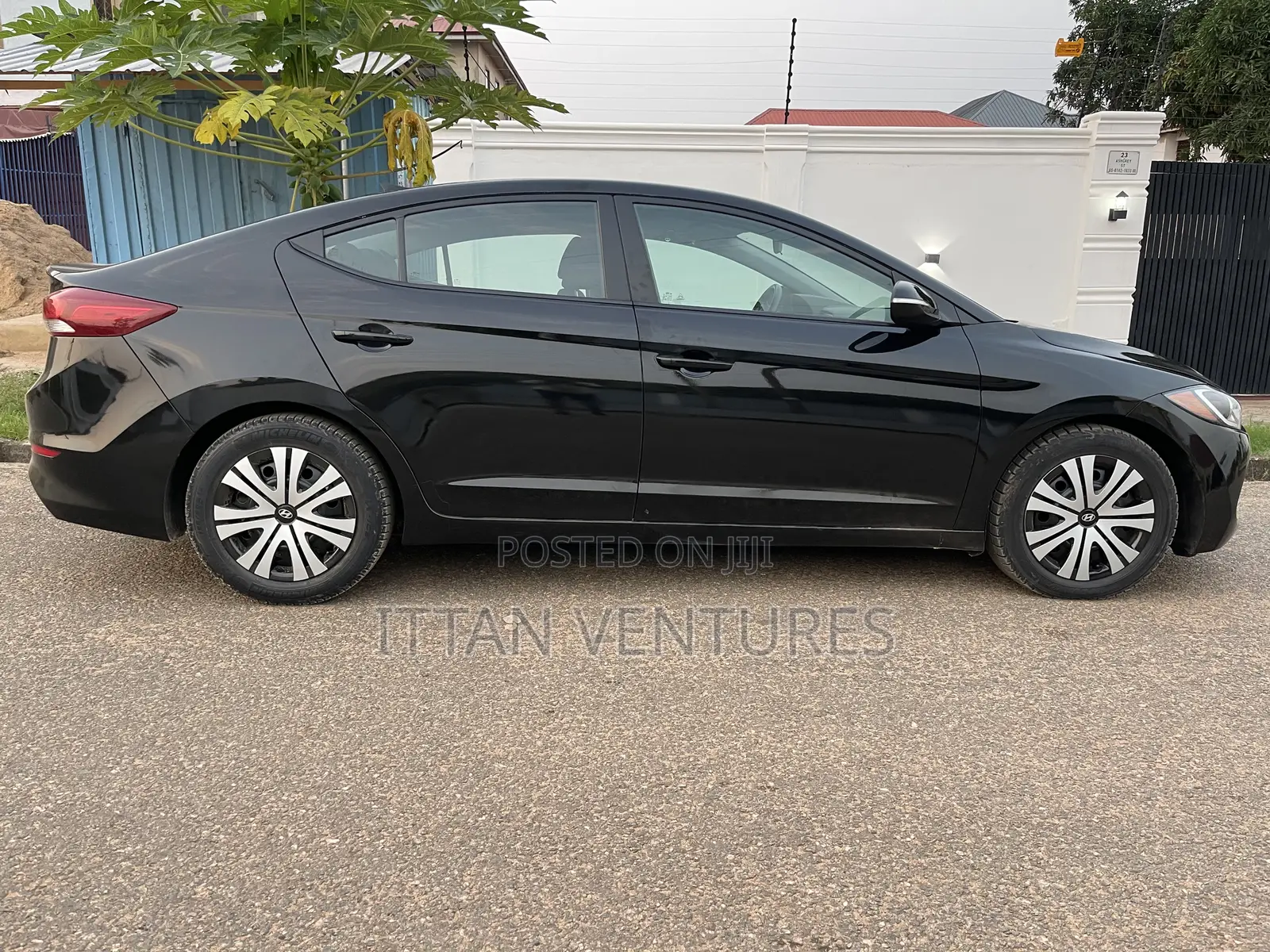 Hyundai Elantra Value Edition Sedan FWD (2.0L 4cyl 6A) 2017 Black