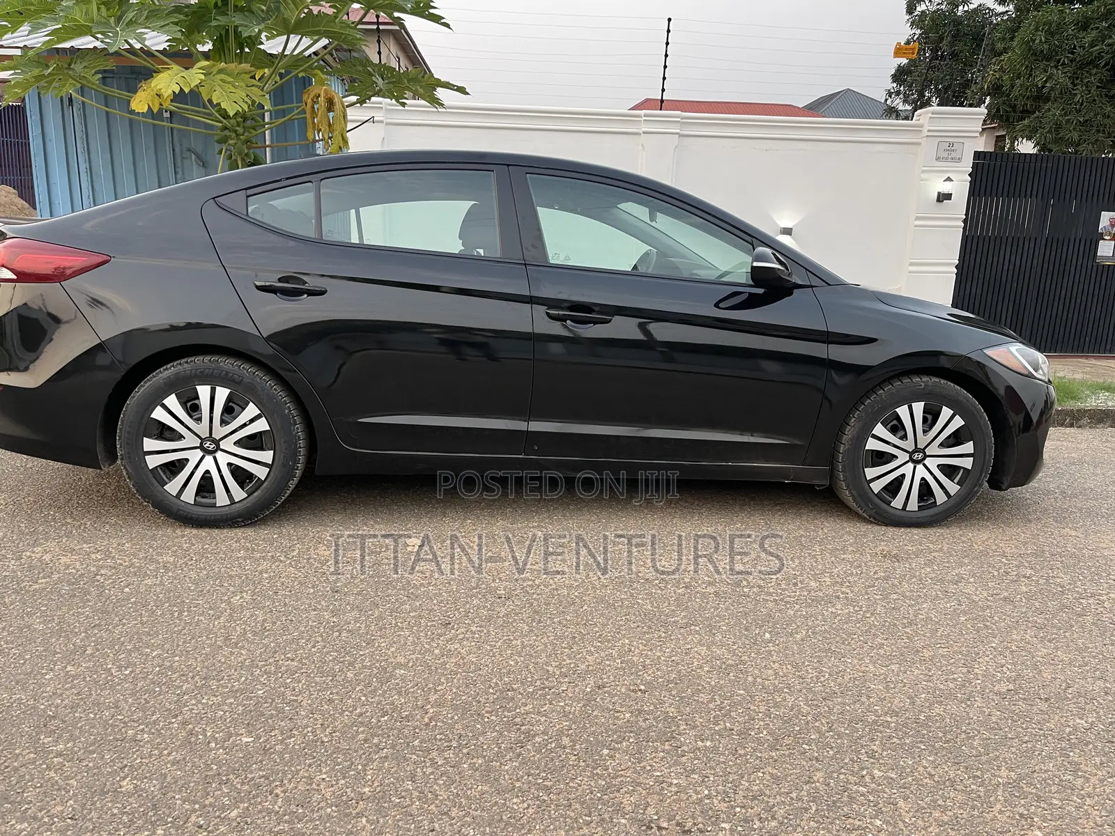 Hyundai Elantra Value Edition Sedan FWD (2.0L 4cyl 6A) 2017 Black