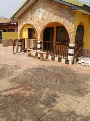 4bdrm House in Oyibi for rent