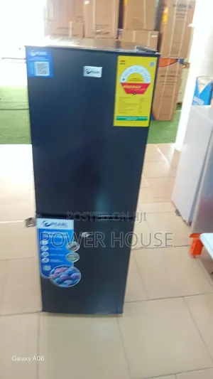 Energy-Conscious Pearl Refrigerator Freezer 102 Liters