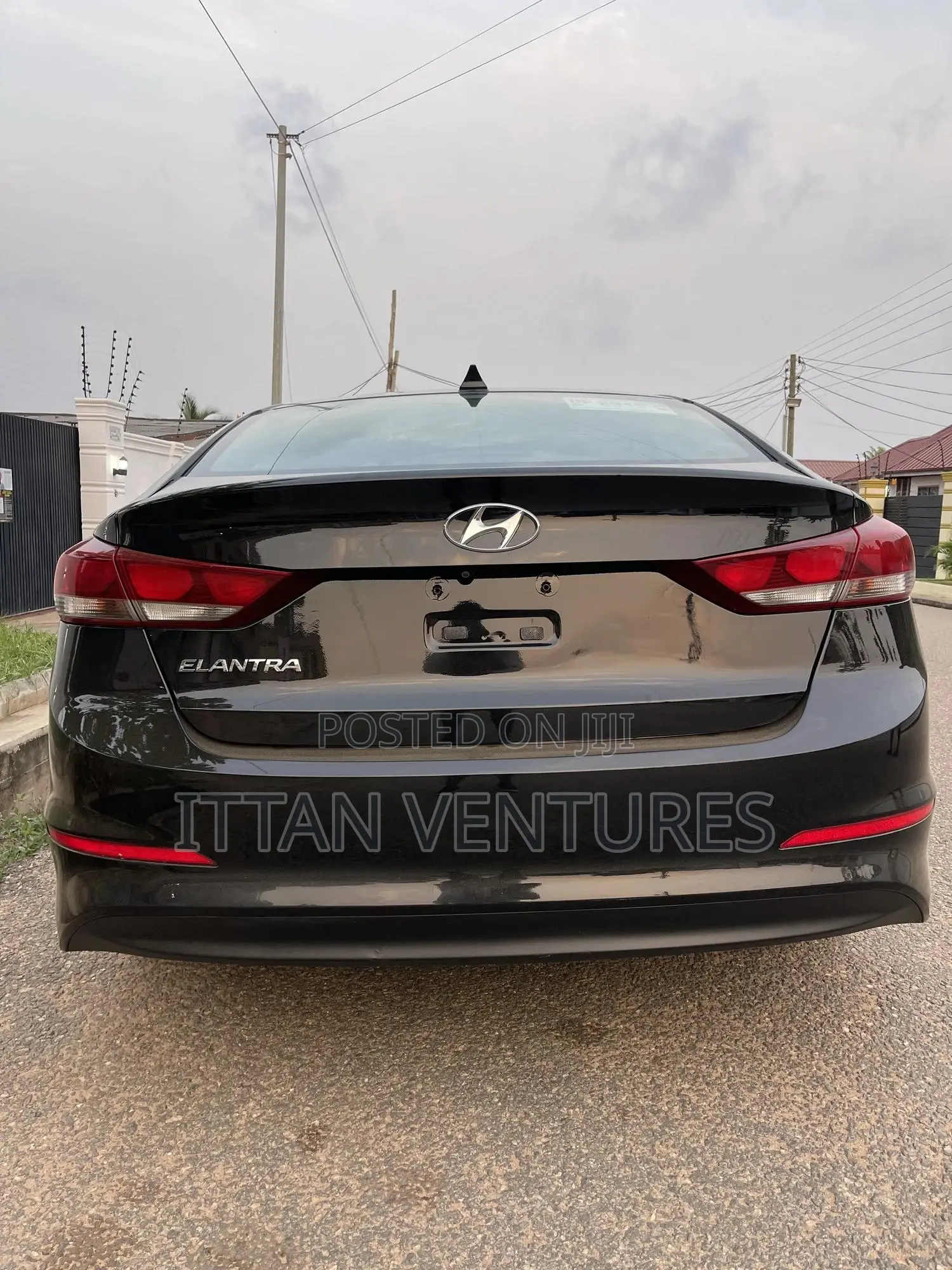 Hyundai Elantra Value Edition Sedan FWD (2.0L 4cyl 6A) 2017 Black