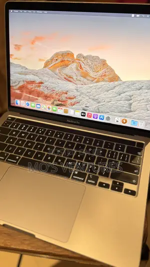 Laptop Apple MacBook Pro 2020 16GB Intel Core i5 SSD 250GB