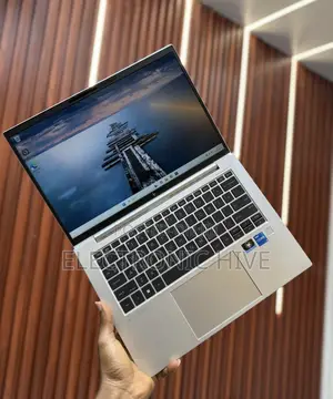 New Laptop HP EliteBook 840 G9 16GB Intel Core I5 SSD 256GB