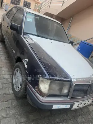 Mercedes-Benz W124 1989 Black