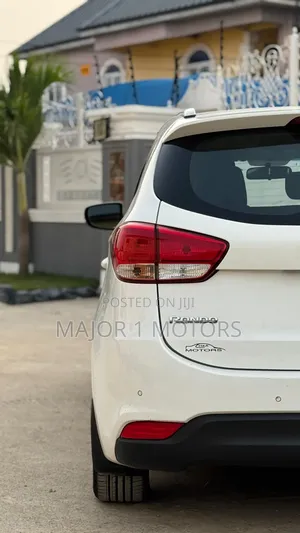 Kia Rondo 2015 White