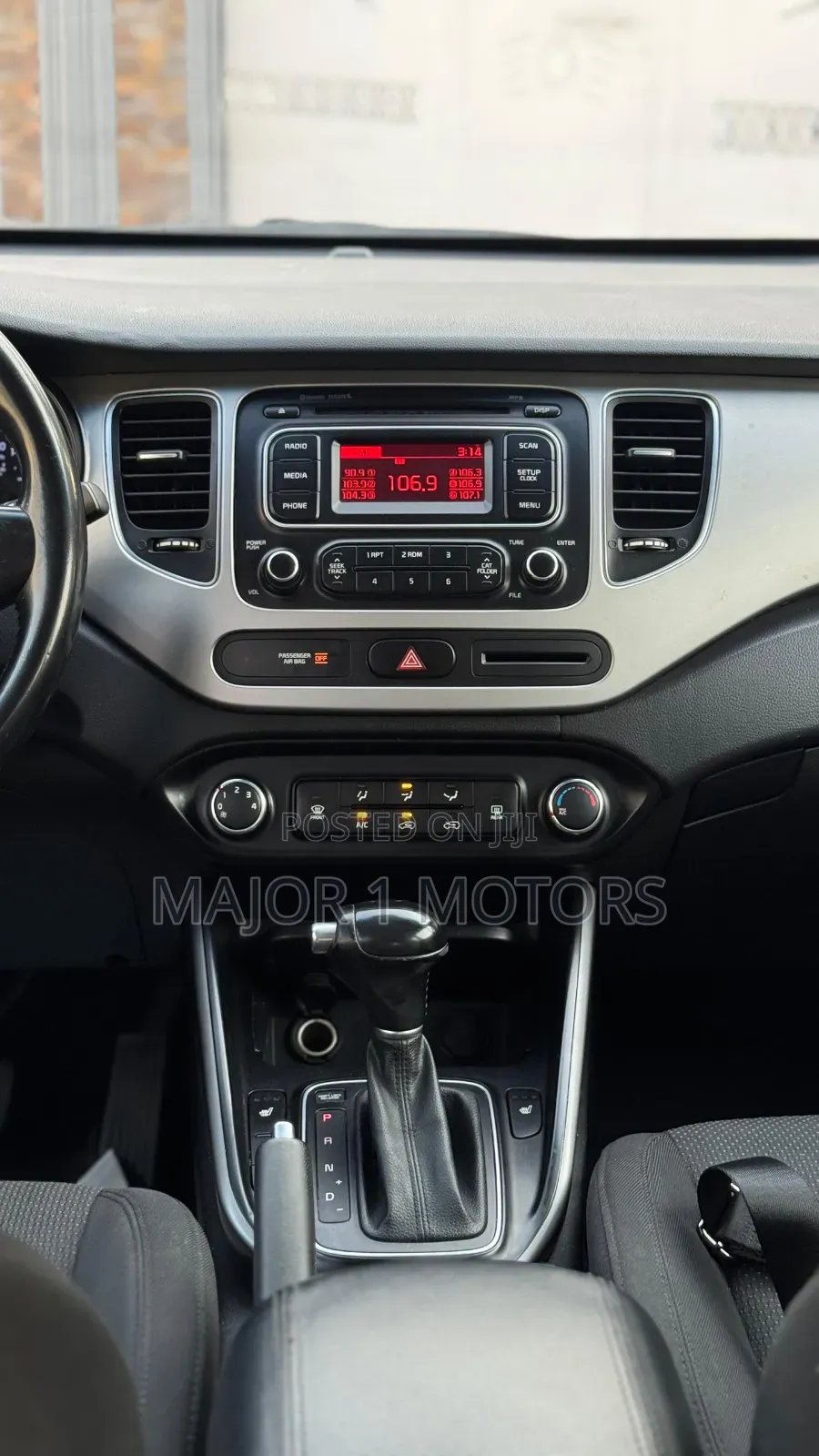 Kia Rondo 2015 White