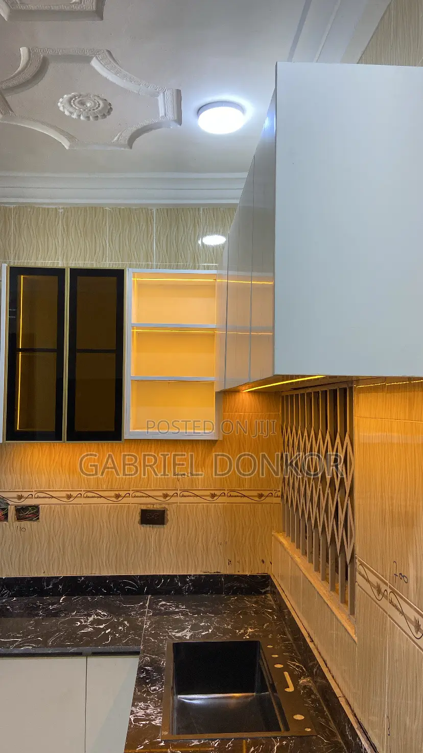 Kitchen Cabinet