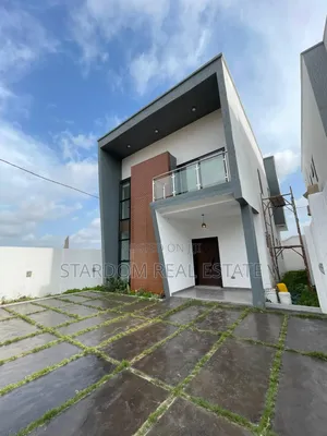 3bdrm Duplex in East Airport for sale