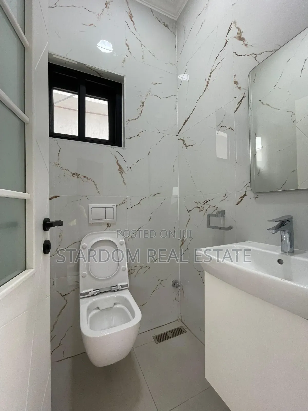 3bdrm Duplex in East Airport for sale