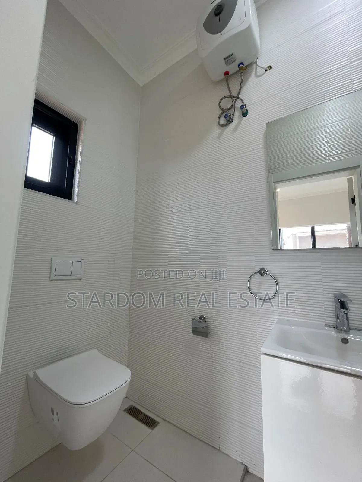 3bdrm Duplex in East Airport for sale