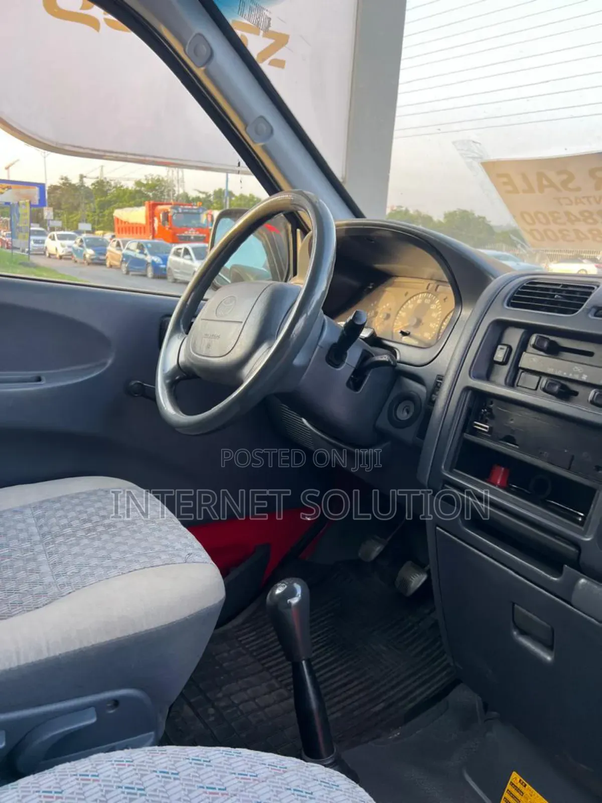 Toyota HiAce 2006 Red