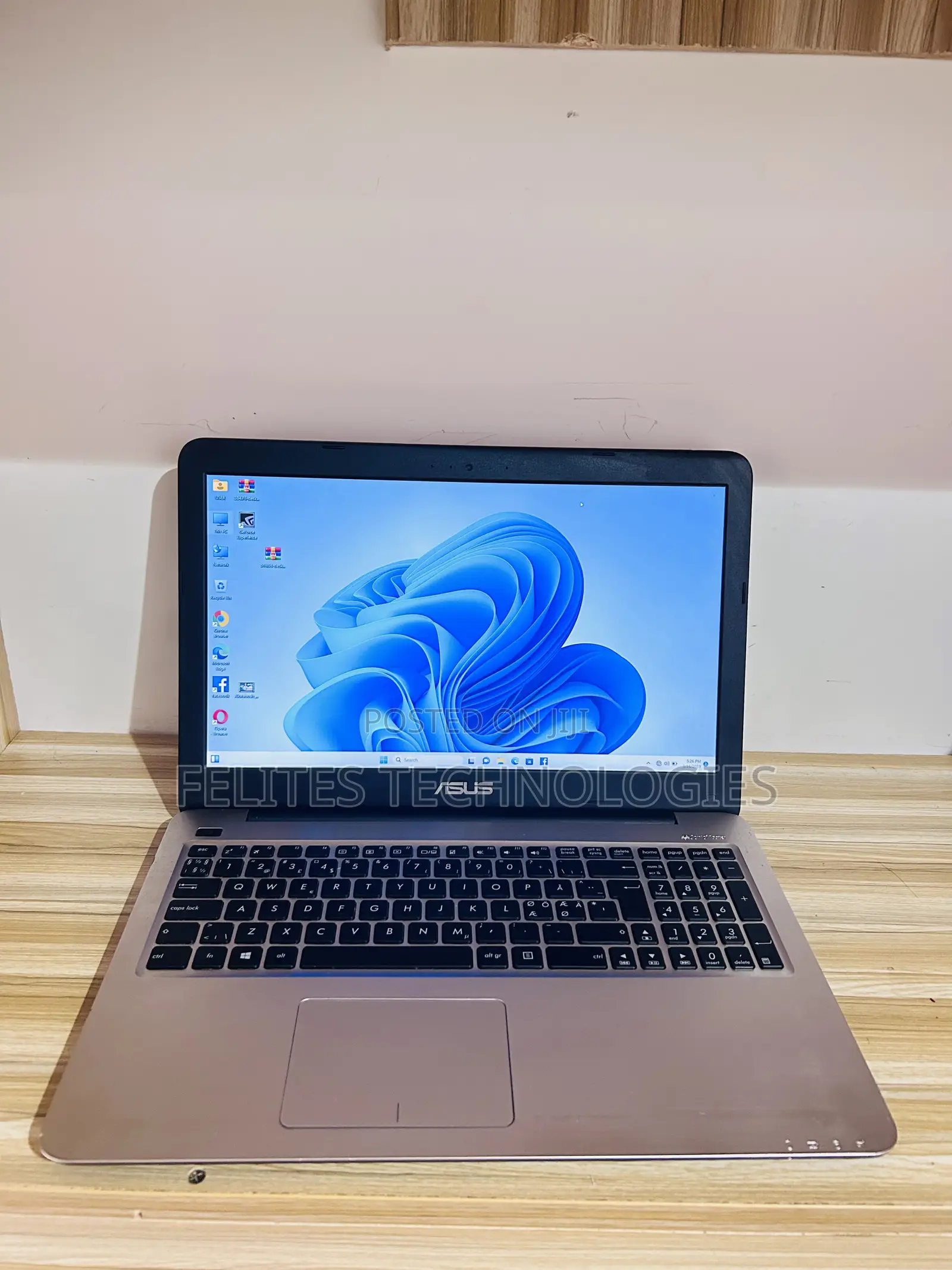 Laptop Asus ZenBook UX510UW 8GB Intel Core I7 SSD 512GB