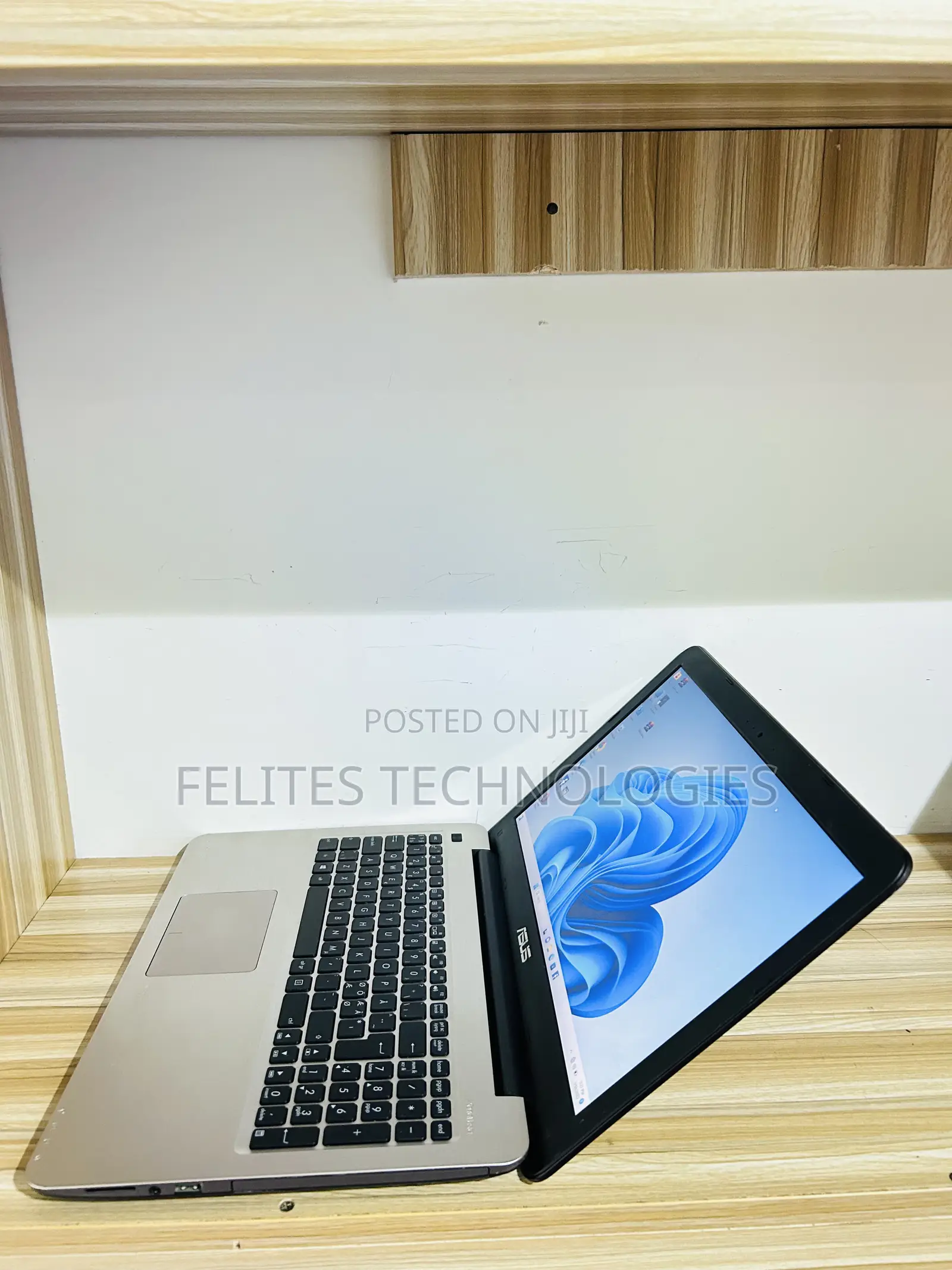 Laptop Asus ZenBook UX510UW 8GB Intel Core I7 SSD 512GB