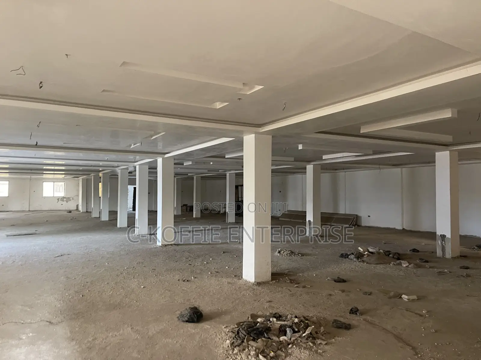 850 SQM Office Space at Spintex