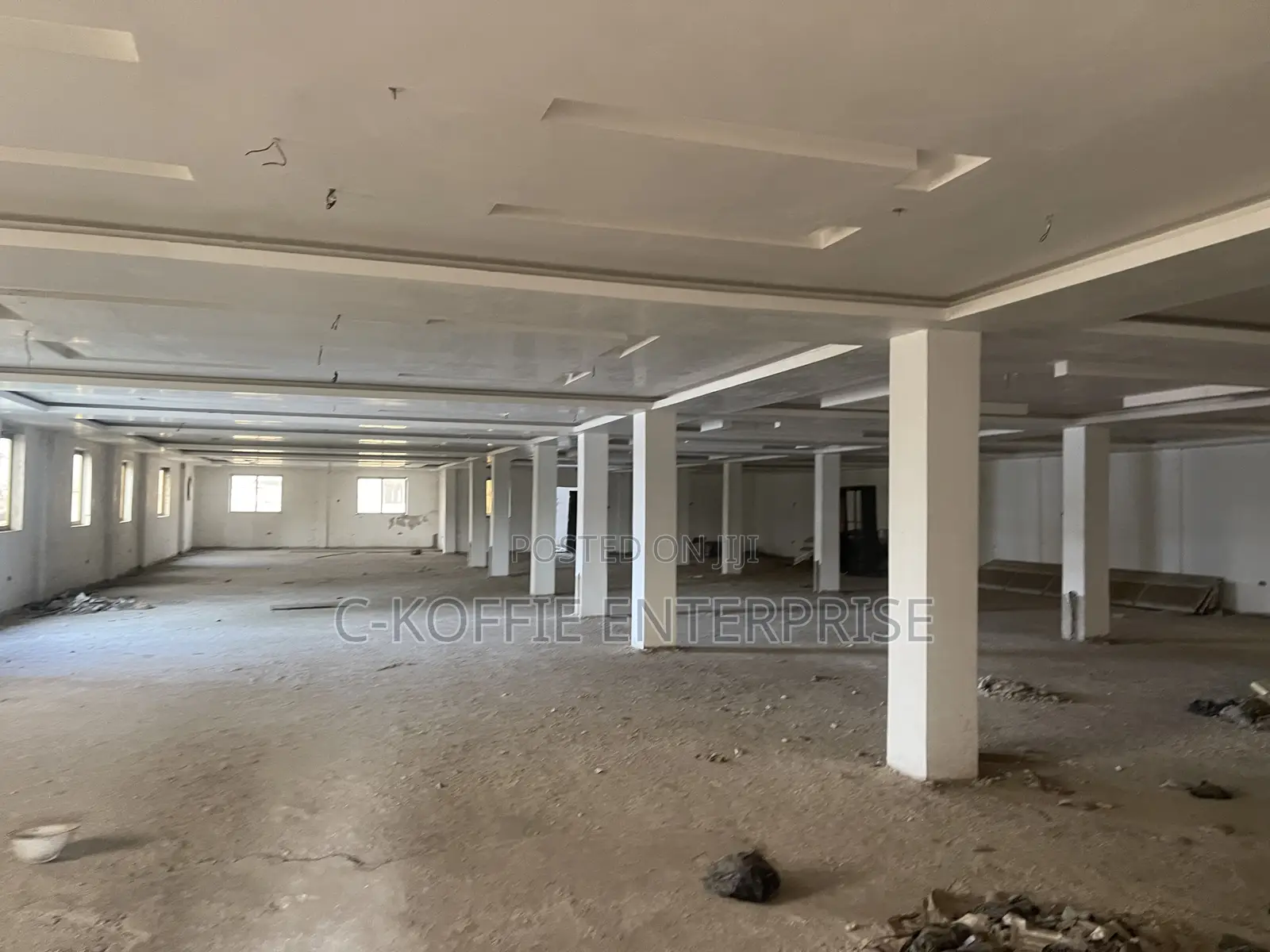 850 SQM Office Space at Spintex