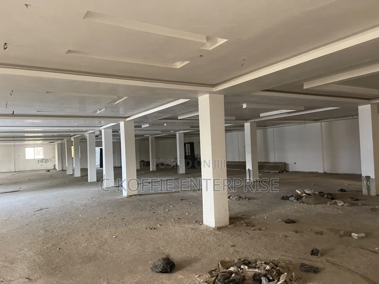 850 SQM Office Space at Spintex
