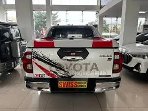 New Toyota Hilux 2025 White