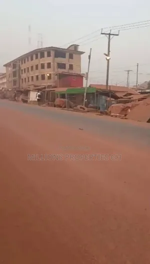 1 Acres 4sale Kumasi Suame-makro