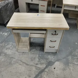 Modern Computer Desk (Bgz-82o8)
