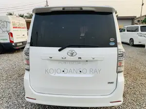 Toyota Voxy 2012 White