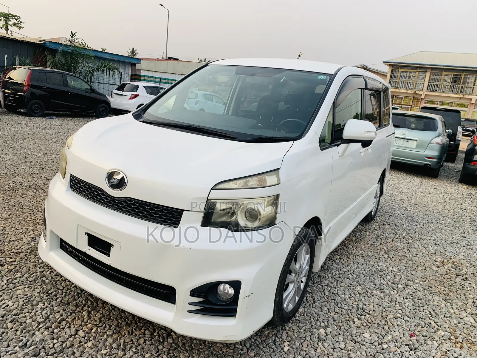 Toyota Voxy 2012 White