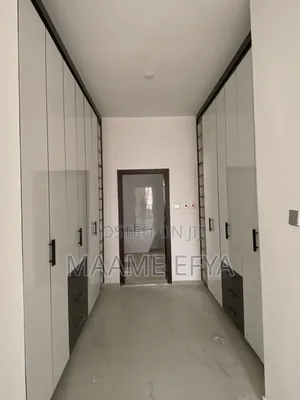 4bdrm House in Lakeside Estate for sale
