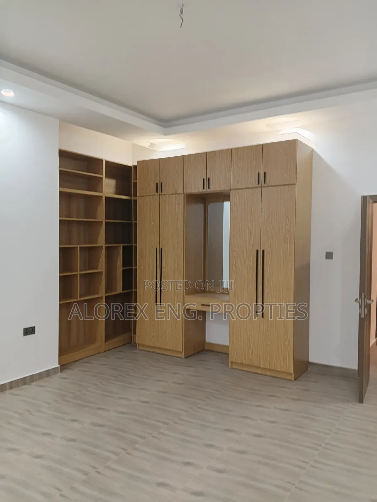 4bdrm House in Com 24, $230,000, Ashaiman Municipal for sale