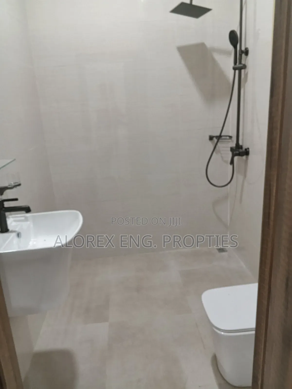 4bdrm House in Com 24, $230,000, Ashaiman Municipal for sale