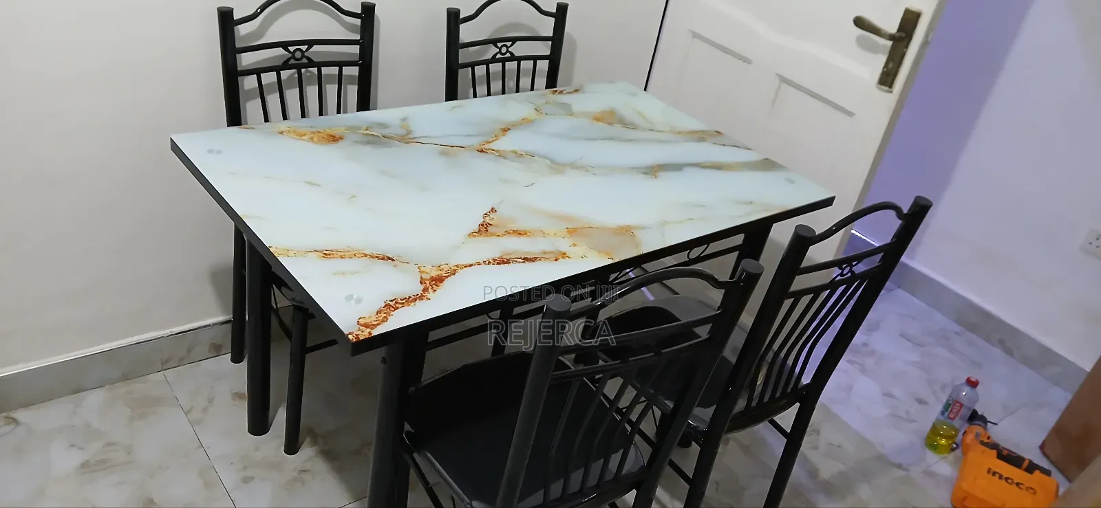 Available Dinning Set