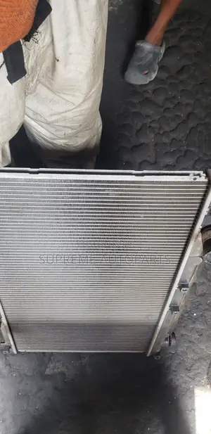 Toyota Voxy Radiator Tank