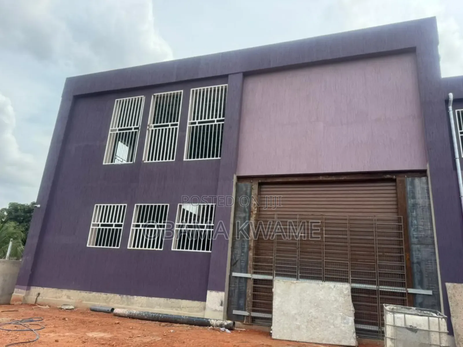 Warehouse for Rent 
900 Square Meter 
 Tesano