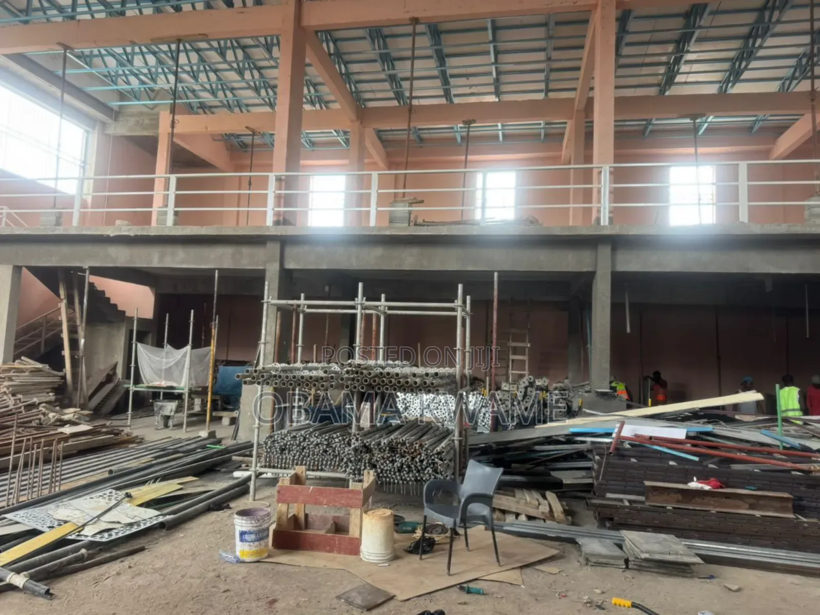 Warehouse for Rent 
900 Square Meter 
 Tesano