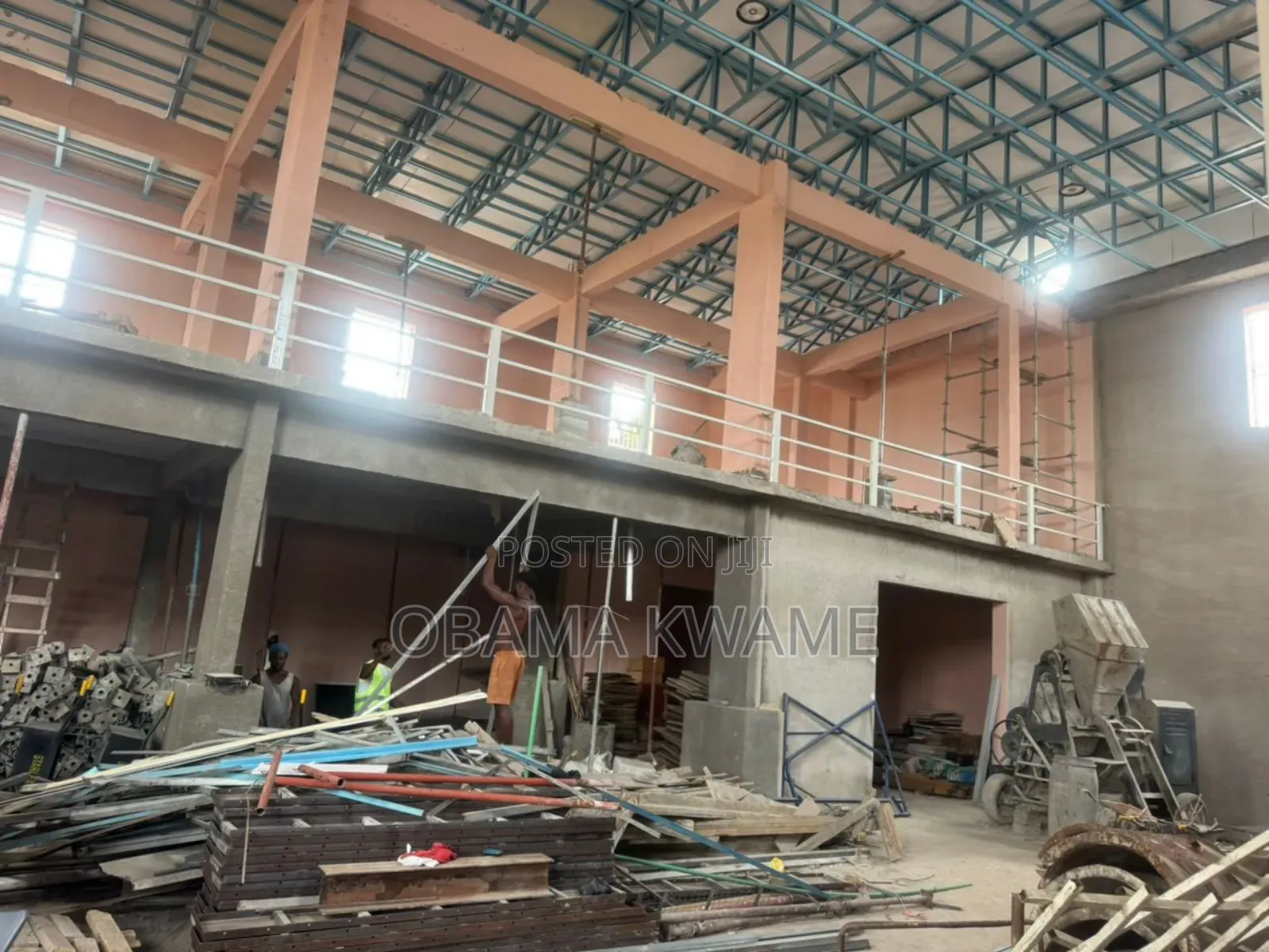 Warehouse for Rent 
900 Square Meter 
 Tesano