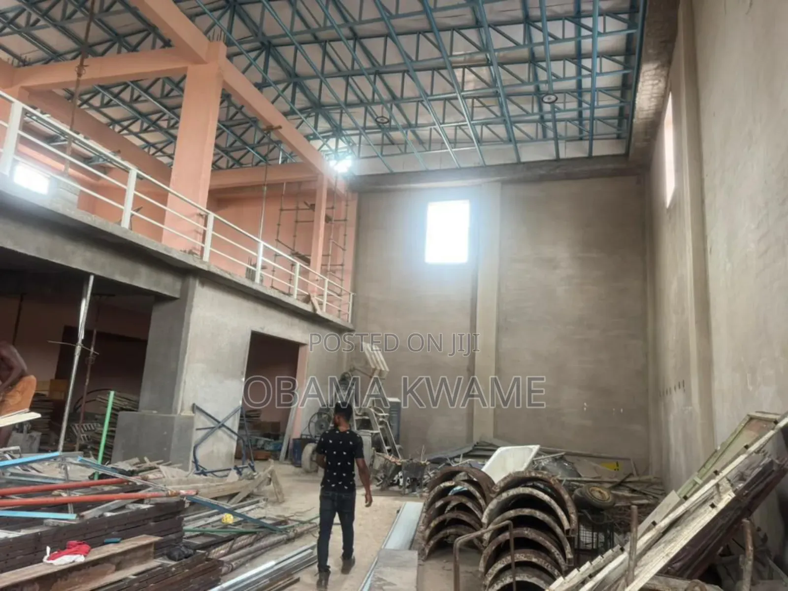 Warehouse for Rent 
900 Square Meter 
 Tesano