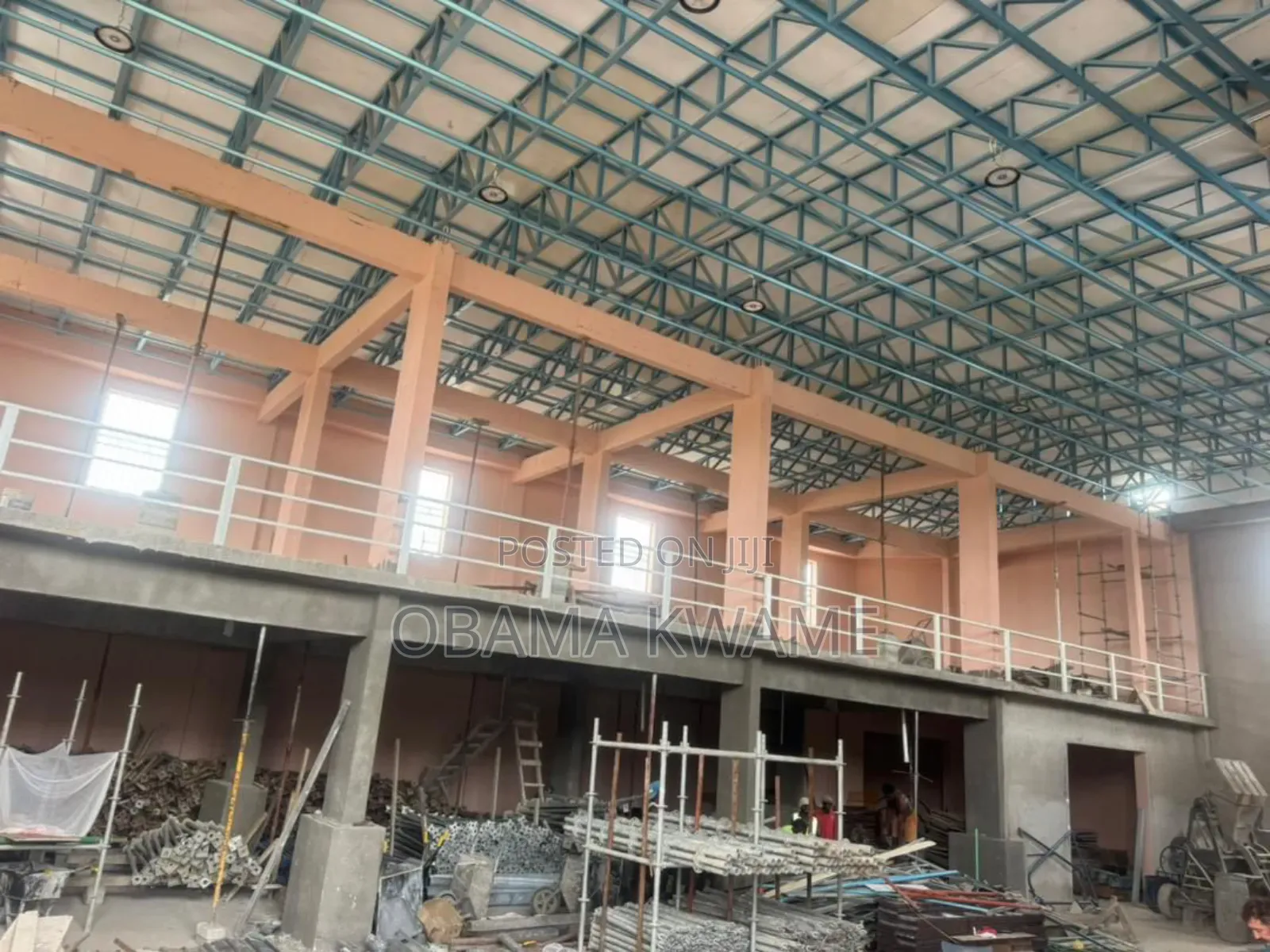 Warehouse for Rent 
900 Square Meter 
 Tesano