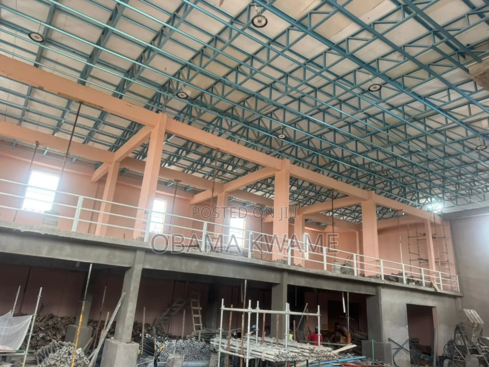 Warehouse for Rent 
900 Square Meter 
 Tesano
