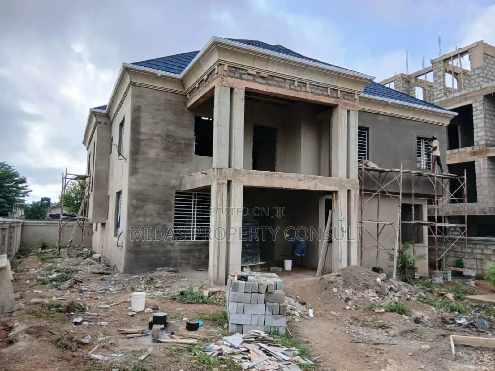 6bdrm House in Acp, Kwabenya for sale