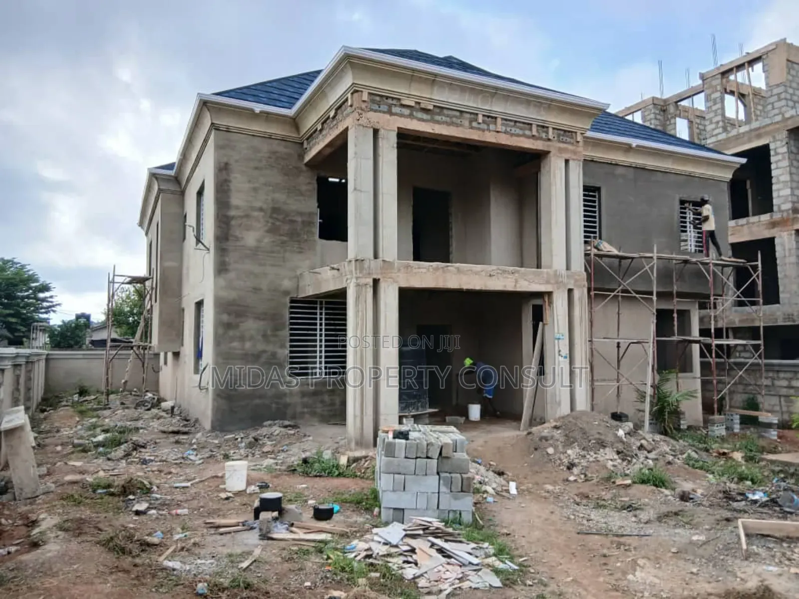 6bdrm House in Acp, Kwabenya for sale