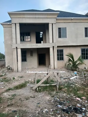 6bdrm House in Acp, Kwabenya for sale